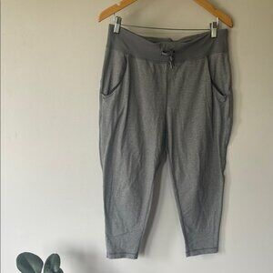Lululemon Gray Cropped Pants Size 6 Relaxed Fit Minimalist Lounge Maternity